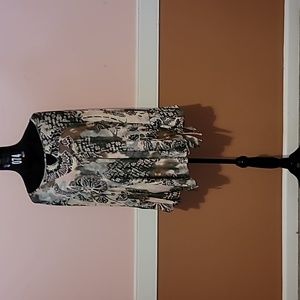 Woman's plus size 2X Scoop Neck Blouse